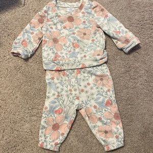 Baby Gap Sweatsuit! 6-12 Months